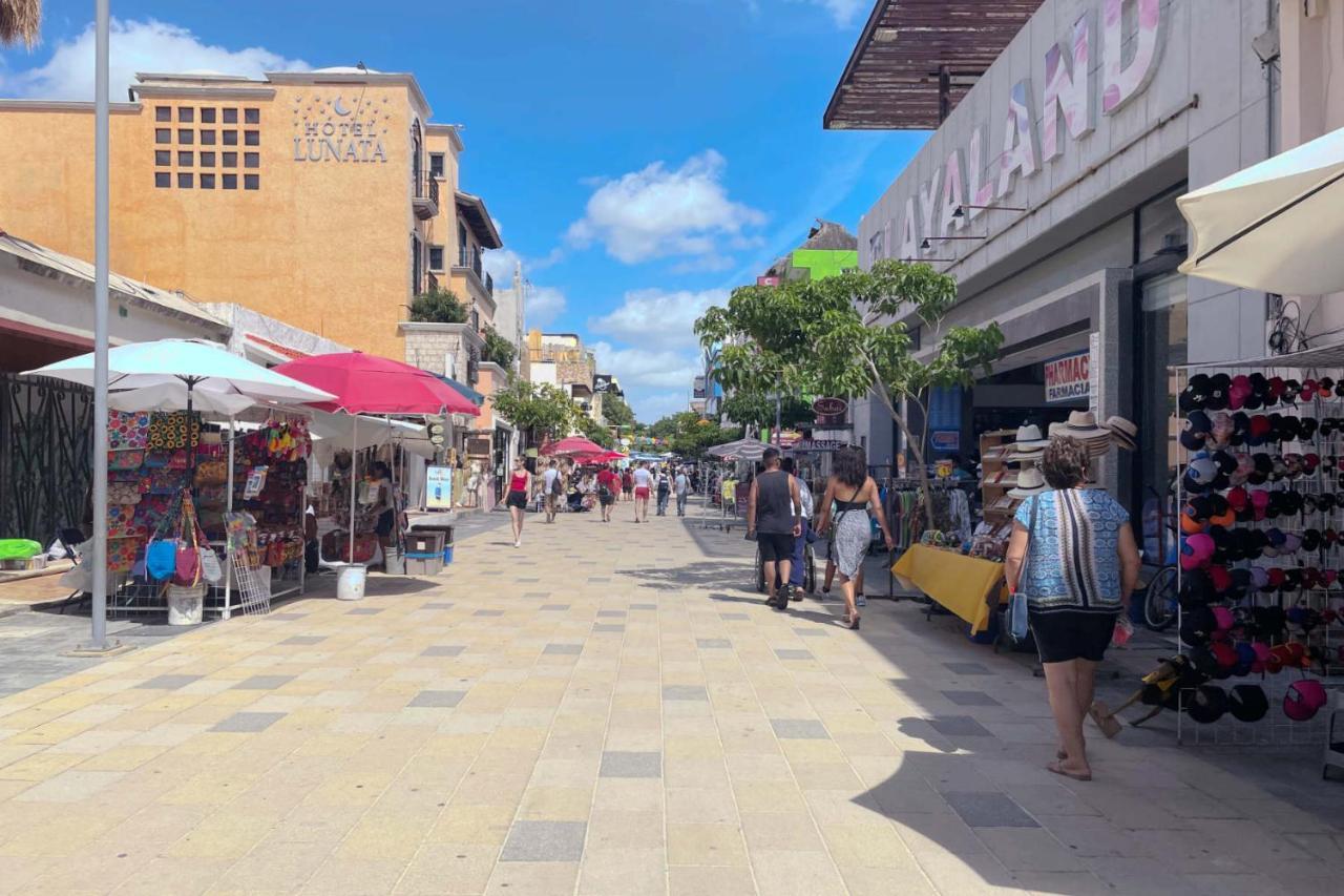 Stylish On The 5th Ave Of * Playa del Carmen